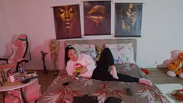 Snapshot of ReiyaRey chatting on 03-03-26, 08:48 ReiyaRey online show from 03-03-26, 08:48