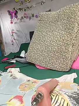 Snapshot of NinaGauther chatting on 01-05-26, 05:27 NinaGauther online show from 01-05-26, 05:27