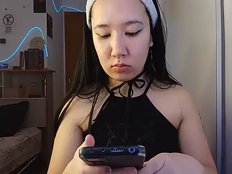 Snapshot of Japabaixinha chatting on 07-17-26, 10:00 Japabaixinha online show from 07-17-26, 10:00