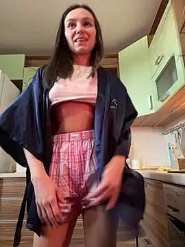 Snapshot of Jinna_milli chatting on 02-13-25, 12:32 Jinna milli online show from 02-13-25, 12:32