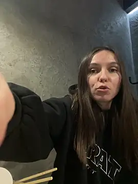 Snapshot of Jinna_milli chatting on 02-26-25, 06:43 Jinna milli online show from 02-26-25, 06:43