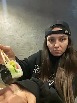 Snapshot of Jinna_milli chatting on 10-13-25, 06:41 Jinna milli online show from 10-13-25, 06:41