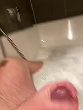 Snapshot of LivingLegend1978 chatting on 02-05-25, 06:04 LivingLegend1978 online show from 02-05-25, 06:04