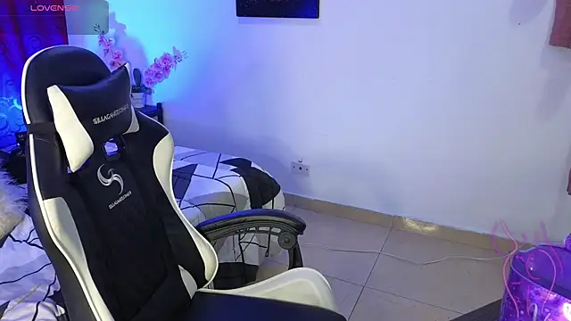 Majuu   online show from 11-30-25, 12:09