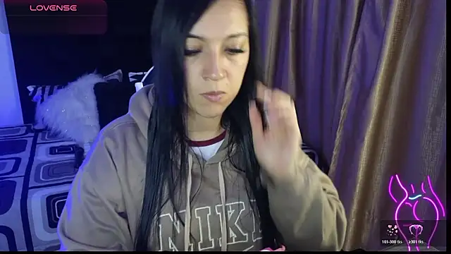 Snapshot of Majuu__ chatting on 02-14-26, 11:07 Majuu online show from 02-14-26, 11:07