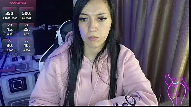 Snapshot of Majuu__ chatting on 03-10-26, 11:37 Majuu online show from 03-10-26, 11:37