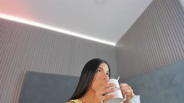 emelie 89 online show from 11-05-25, 12:16