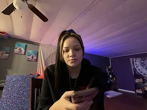 Snapshot of skinwalkingzombie chatting on 12-11-24, 04:31 skinwalkingzombie online show from 12-11-24, 04:31