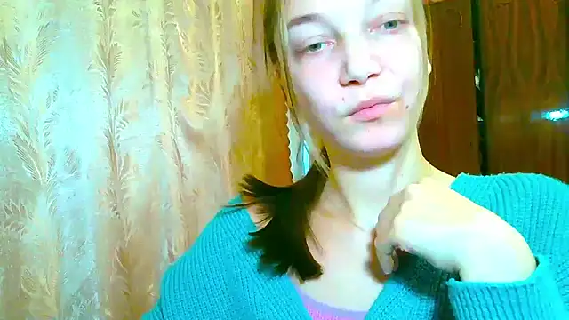 EmillyPlay online show from 11-21-25, 10:47