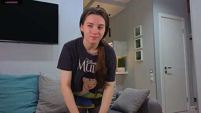 DonnaBurkee online show from 11-13-25, 04:11