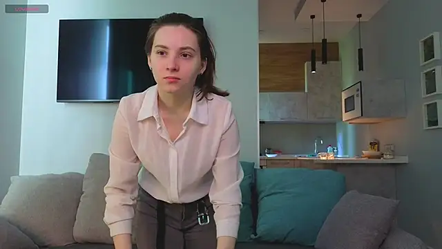 DonnaBurkee online show from 05-18-26, 04:07