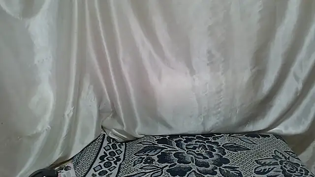 Snapshot of Burberrry_ chatting on 09-12-25, 06:19 Burberrry online show from 09-12-25, 06:19