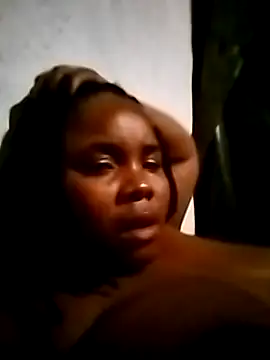 Snapshot of Nomhle113 chatting on 11-20-25, 06:29 Nomhle113 online show from 11-20-25, 06:29