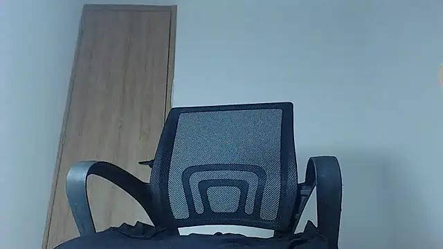 Snapshot of jarley_joker3 chatting on 03-26-26, 04:29 jarley joker3 online show from 03-26-26, 04:29