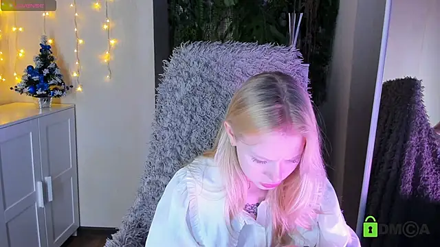 Snapshot of MalenaErnman chatting on 12-27-24, 10:12 MalenaErnman online show from 12-27-24, 10:12