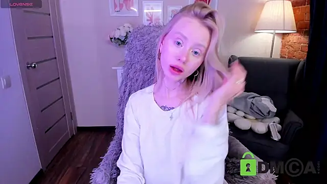 Snapshot of MalenaErnman chatting on 01-20-25, 01:21 MalenaErnman online show from 01-20-25, 01:21