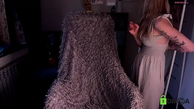 Snapshot of MalenaErnman chatting on 02-05-25, 01:33 MalenaErnman online show from 02-05-25, 01:33