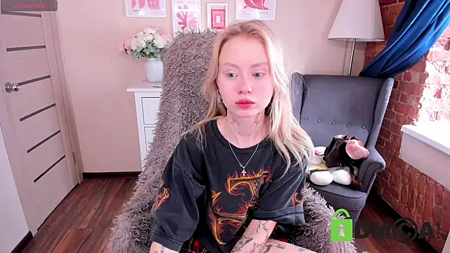 Snapshot of MalenaErnman chatting on 02-20-25, 10:16 MalenaErnman online show from 02-20-25, 10:16