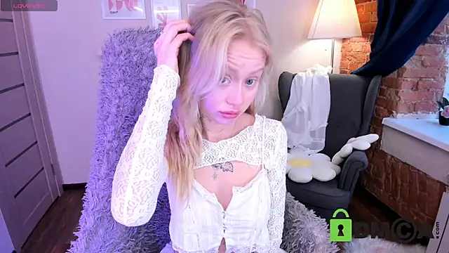 Snapshot of MalenaErnman chatting on 02-28-25, 01:36 MalenaErnman online show from 02-28-25, 01:36