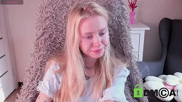 Snapshot of MalenaErnman chatting on 10-08-25, 08:34 MalenaErnman online show from 10-08-25, 08:34