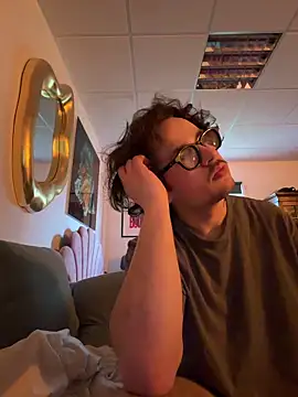 Snapshot of hardmecl chatting on 03-09-26, 05:28 hardmecl online show from 03-09-26, 05:28