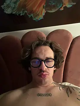 Snapshot of hardmecl chatting on 03-21-26, 12:15 hardmecl online show from 03-21-26, 12:15