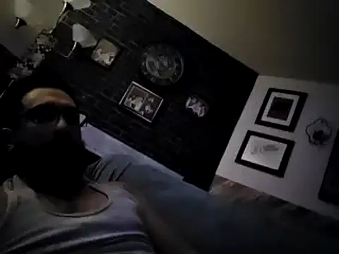 Snapshot of Forbidden_daddy chatting on 01-09-25, 11:36 Forbidden daddy online show from 01-09-25, 11:36