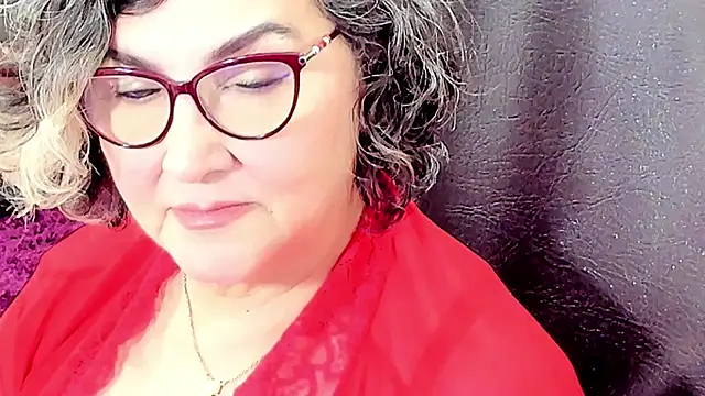 Snapshot of cataleya_mom chatting on 05-17-26, 01:25 cataleya mom online show from 05-17-26, 01:25