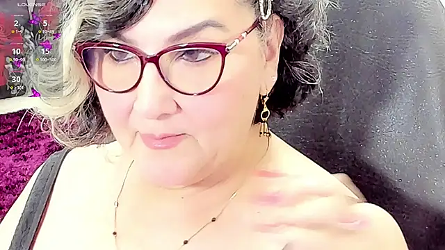 Snapshot of cataleya_mom chatting on 05-27-26, 02:52 cataleya mom online show from 05-27-26, 02:52