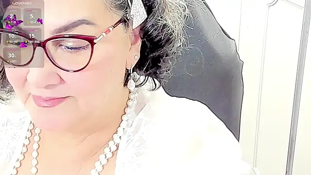 Snapshot of cataleya_mom chatting on 05-30-26, 12:52 cataleya mom online show from 05-30-26, 12:52
