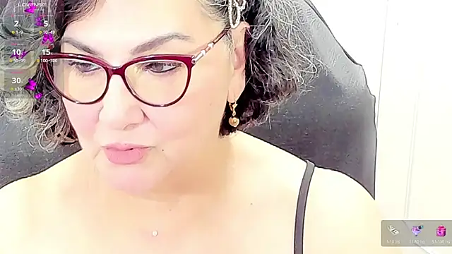 Snapshot of cataleya_mom chatting on 06-03-26, 01:41 cataleya mom online show from 06-03-26, 01:41