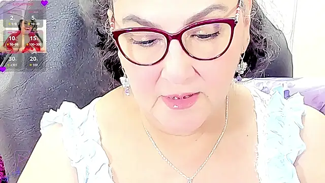 Snapshot of cataleya_mom chatting on 07-23-26, 01:52 cataleya mom online show from 07-23-26, 01:52
