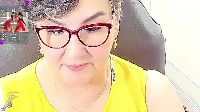 Snapshot of cataleya_mom chatting on 07-31-26, 01:38 cataleya mom online show from 07-31-26, 01:38