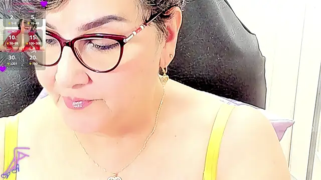 Snapshot of cataleya_mom chatting on 07-31-26, 01:54 cataleya mom online show from 07-31-26, 01:54