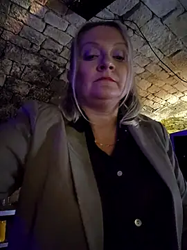 Snapshot of lady_charlyne chatting on 02-28-25, 08:39 lady charlyne online show from 02-28-25, 08:39