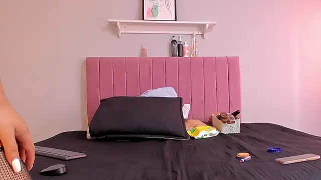 alexa pariss online show from 04-28-26, 08:14