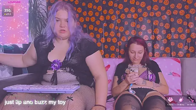 Freakcute  online show from 10-23-25, 02:27