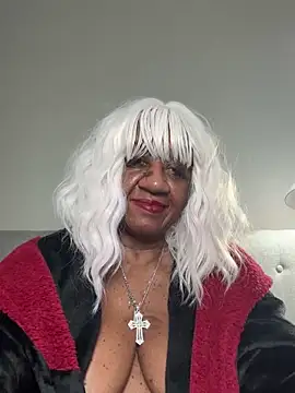 Snapshot of BreanaDivine chatting on 02-28-25, 01:47 BreanaDivine online show from 02-28-25, 01:47