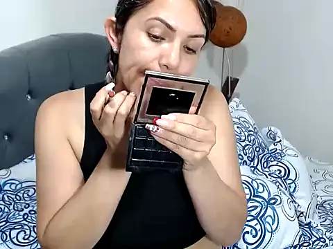 Chantal hott online show from 12-29-24, 08:58