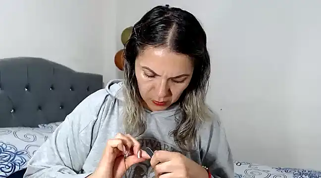 Chantal hott online show from 03-06-25, 07:43