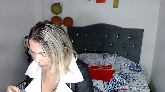 Chantal hott online show from 02-22-26, 01:07