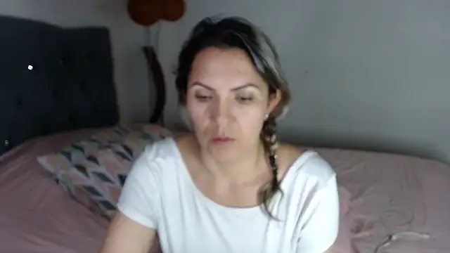 Chantal hott online show from 04-28-26, 02:27