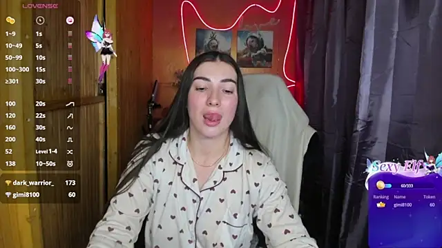 Snapshot of Fiery_Brunette_ chatting on 12-23-24, 12:35 Fiery Brunette  online show from 12-23-24, 12:35