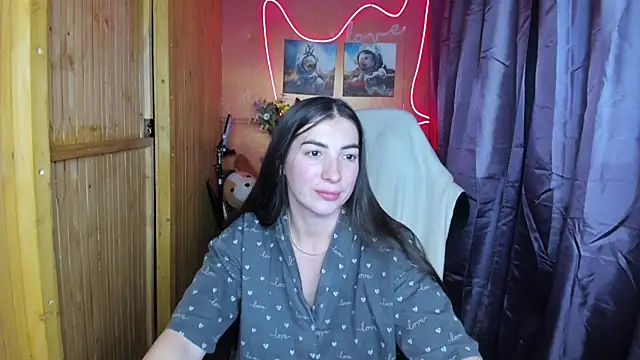 Snapshot of Fiery_Brunette_ chatting on 12-26-24, 06:01 Fiery Brunette  online show from 12-26-24, 06:01