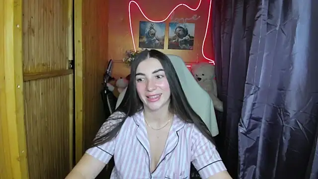 Snapshot of Fiery_Brunette_ chatting on 02-10-25, 09:04 Fiery Brunette  online show from 02-10-25, 09:04