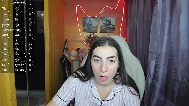 Snapshot of Fiery_Brunette_ chatting on 03-20-25, 05:24 Fiery Brunette  online show from 03-20-25, 05:24