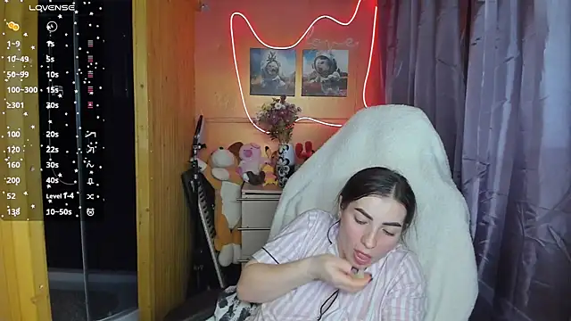 Snapshot of Fiery_Brunette_ chatting on 03-20-25, 10:32 Fiery Brunette  online show from 03-20-25, 10:32