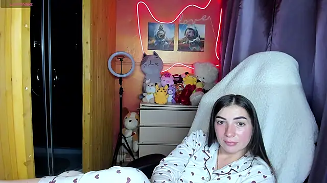 Snapshot of Fiery_Brunette_ chatting on 09-24-25, 10:18 Fiery Brunette  online show from 09-24-25, 10:18