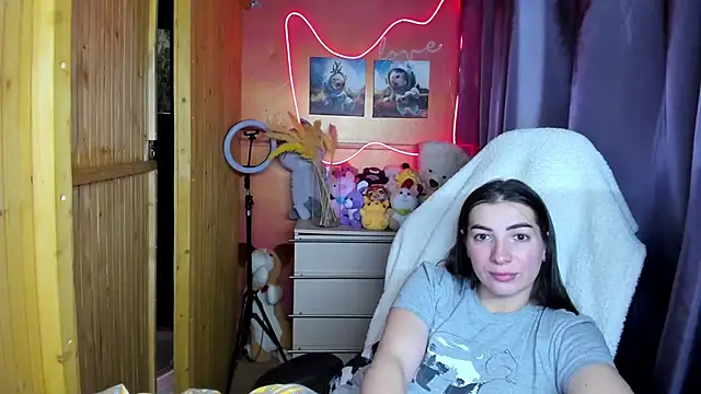 Snapshot of Fiery_Brunette_ chatting on 11-29-25, 06:22 Fiery Brunette online show from 11-29-25, 06:22