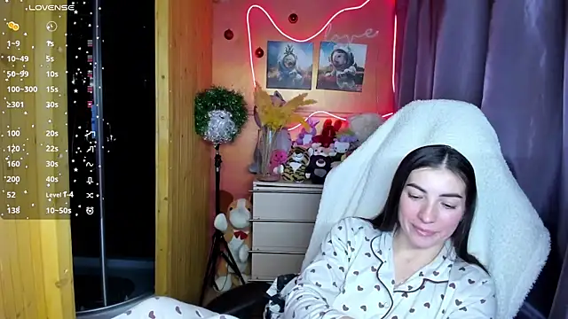 Snapshot of Fiery_Brunette_ chatting on 12-22-25, 01:52 Fiery Brunette online show from 12-22-25, 01:52